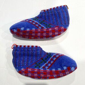 Bombas gripper slippers, youth size 1-5, knitted non slip blue and red. EUC